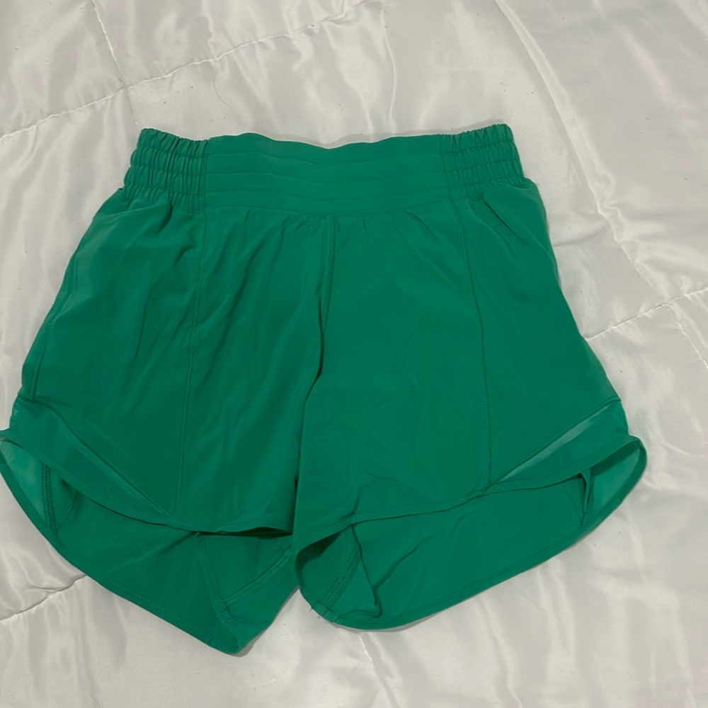 kelly green lululemon shorts!